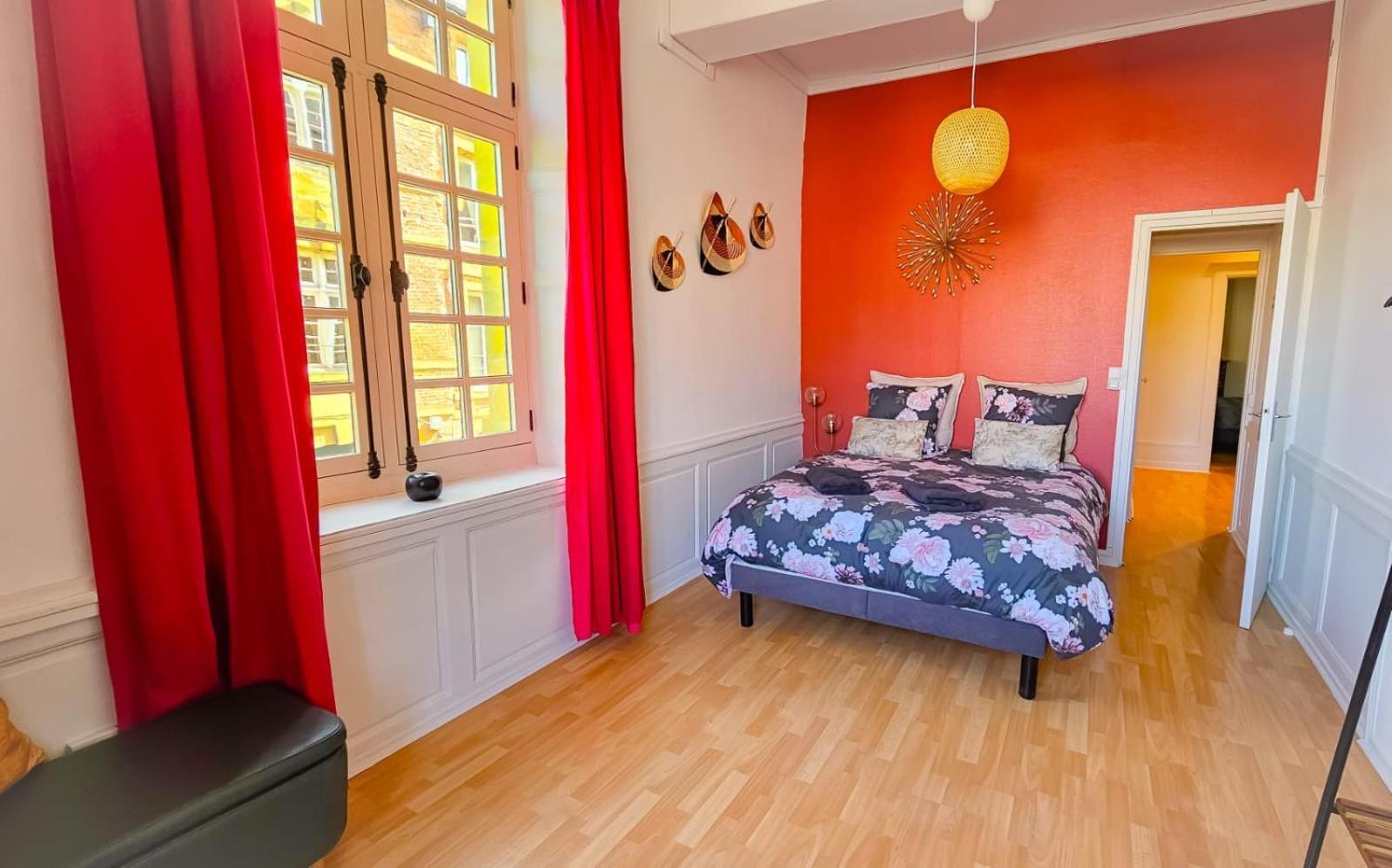 Apartment Grand 130m2 Vue Place Ducale