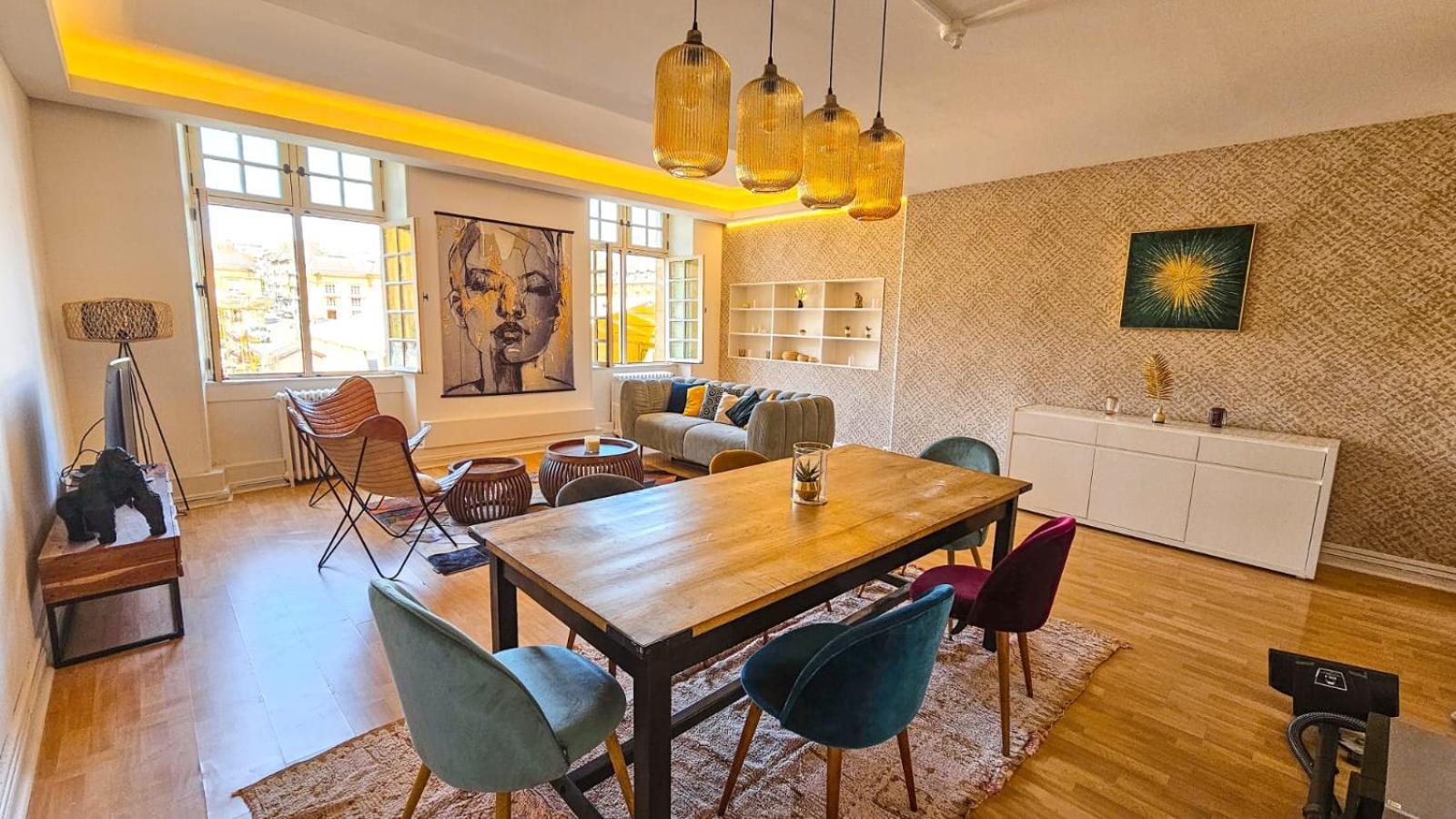 Grand 130m2 Vue Place Ducale Apartment
